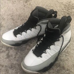 Men’s blk & white Air Jordan’s. Size 11.5